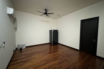 Duta Villa, Setia Alam