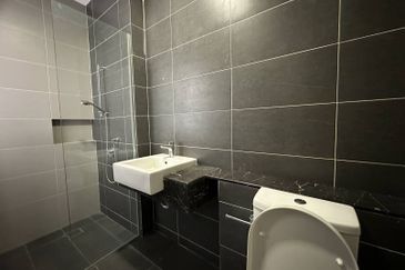 Duta Villa, Setia Alam