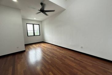 Duta Villa, Setia Alam