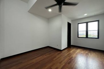 Duta Villa, Setia Alam