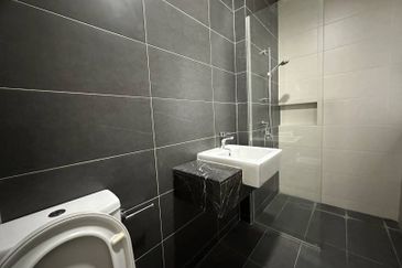 Duta Villa, Setia Alam