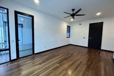 Duta Villa, Setia Alam