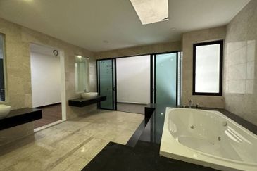 Duta Villa, Setia Alam