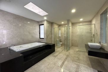 Duta Villa, Setia Alam