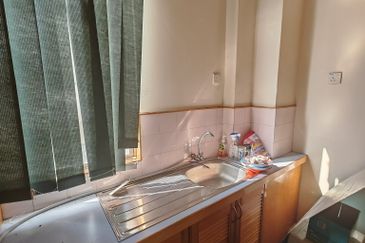 Medan Putra Business Centre