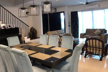 Duta Villa, Setia Alam