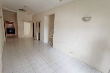 Plaza Sinar Apartment