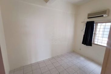 Plaza Sinar Apartment