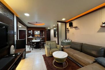 Desa ParkCity (Nadia Parkfront Condominium)