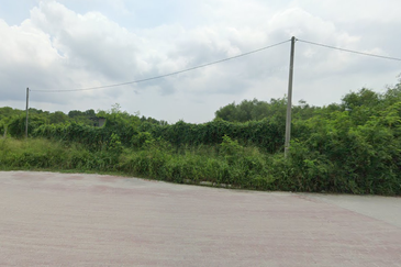 West Port, Pulau Indah