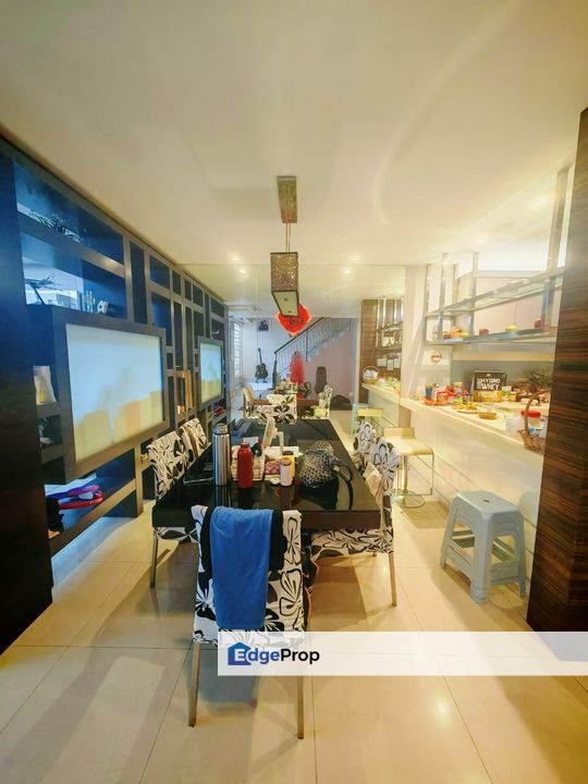 Laman Rimbunan Three Storey House , Move in condition, Kuala Lumpur, Kepong