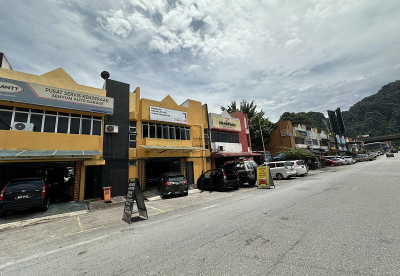 Taman Sri Batu Caves