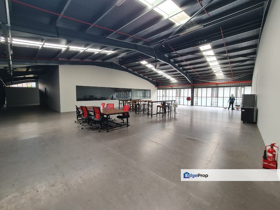 NICE RENOVATED, WALKING DISTANCE TO LRT, Petaling Jaya, Selangor, Petaling Jaya