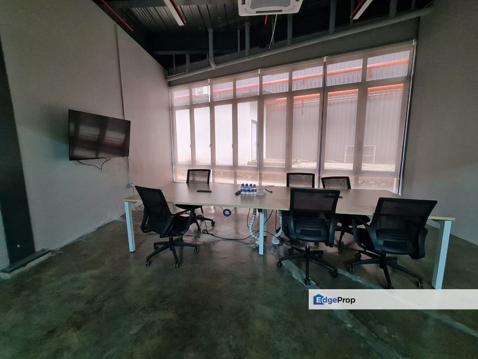 NICE RENOVATED, WALKING DISTANCE TO LRT, Petaling Jaya, Selangor, Petaling Jaya