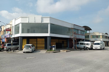 Bandar Puncak Alam, CORNER 2 STOREY SHOP OFFICE