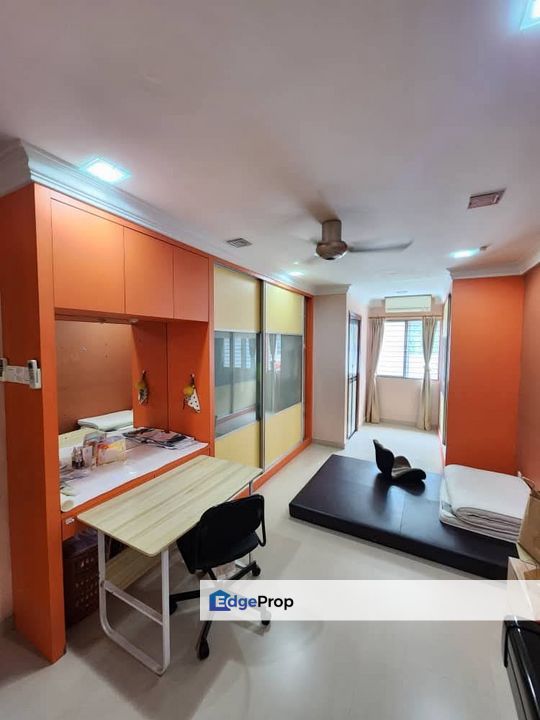 Laman Rimbunan Three Storey House , Renovated, Kuala Lumpur, Kepong