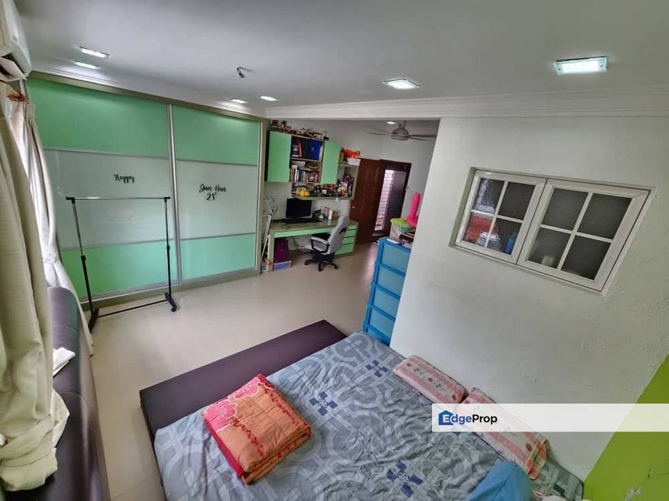 Laman Rimbunan Three Storey House , Renovated, Kuala Lumpur, Kepong