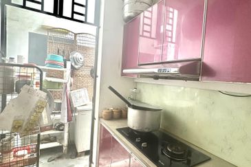 Jalan Setia Tropika 9