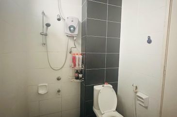 Jalan Setia Tropika 9