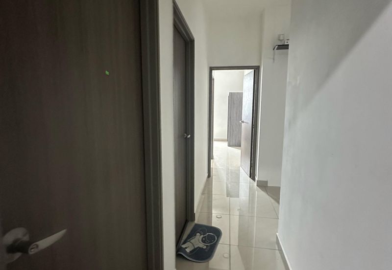 SKS Habitat Apartment, Larkin