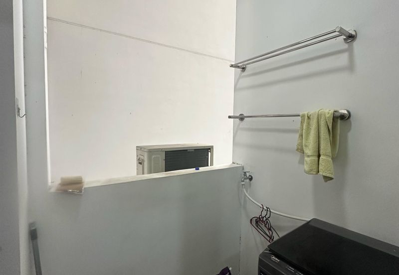 SKS Habitat Apartment, Larkin