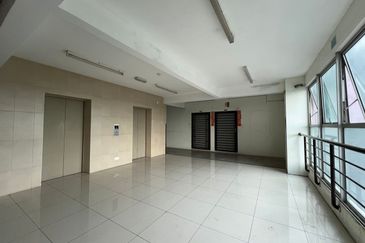 Eastbay Luxury Apartment