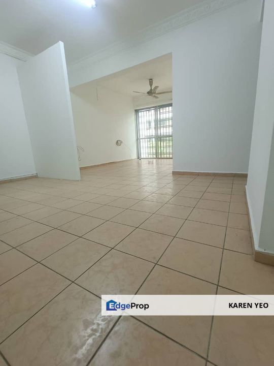 Apartment Putri Ria Bandar Baru Kota Putri Masai 3 Bedrooms Fior Sale Corner , Johor, Masai