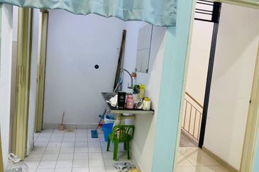 Taman Mount Austin Commercial