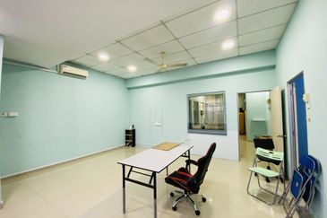 Taman Mount Austin Commercial