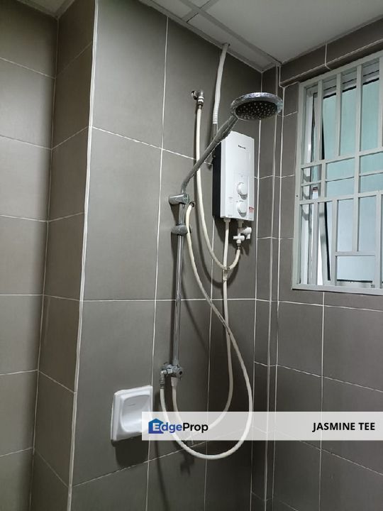 Below nmarket, Easy access to MRR2, Well Maintained unit at D'Suria Condominium, Kuala Lumpur, Ampang