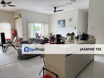 Corner unit, Spacious, 4 Bedrooms, 1 store room, suitable for big family, Selangor, Ampang
