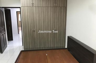 Spacious, well kept house, close to city centre, near to Ampang Point Shopping centre