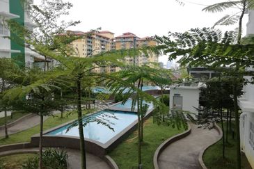 D'Pines Condominium