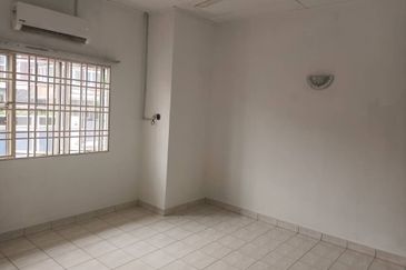 Seksyen 7 Shah Alam Non Bumi Lot Big Semi Detached 2 Storey ELITE guarded and gated   