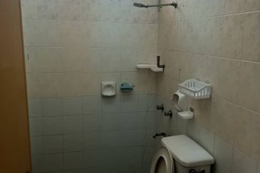 Seksyen 7 Shah Alam Non Bumi Lot Big Semi Detached 2 Storey ELITE guarded and gated   