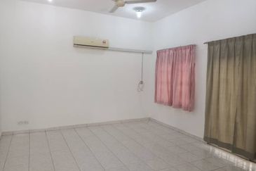 Seksyen 7 Shah Alam Non Bumi Lot Big Semi Detached 2 Storey ELITE guarded and gated   