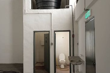 Sijangkang Telok Panglima Garang Selangor loading bay Warehouse for Sale