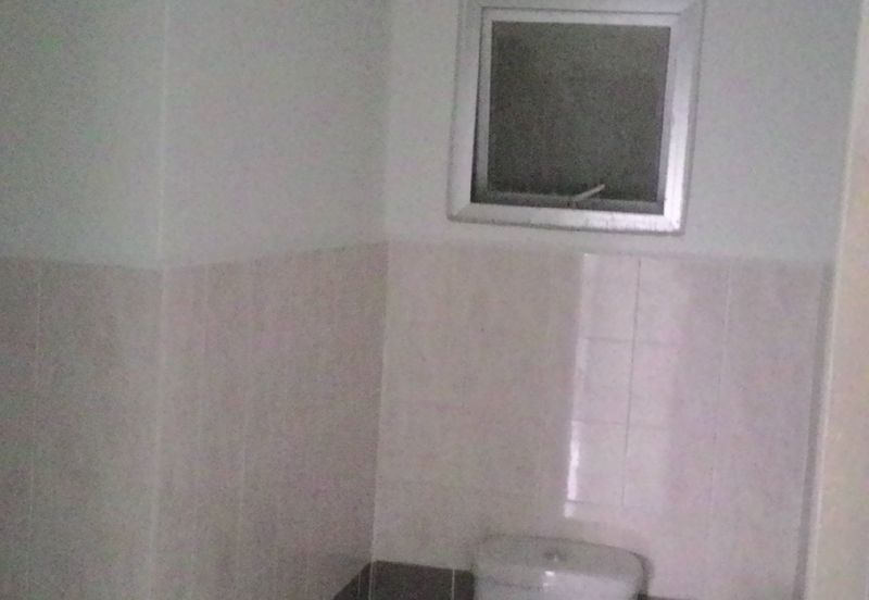Villaria, PJS 5 Sunway Petaling 3 rooms 2 bathroom 1 car park Middle Floor   Villaria, PJS 5, Selangor    3 Rooms Apartment for Sell   -3 rooms 2 bath