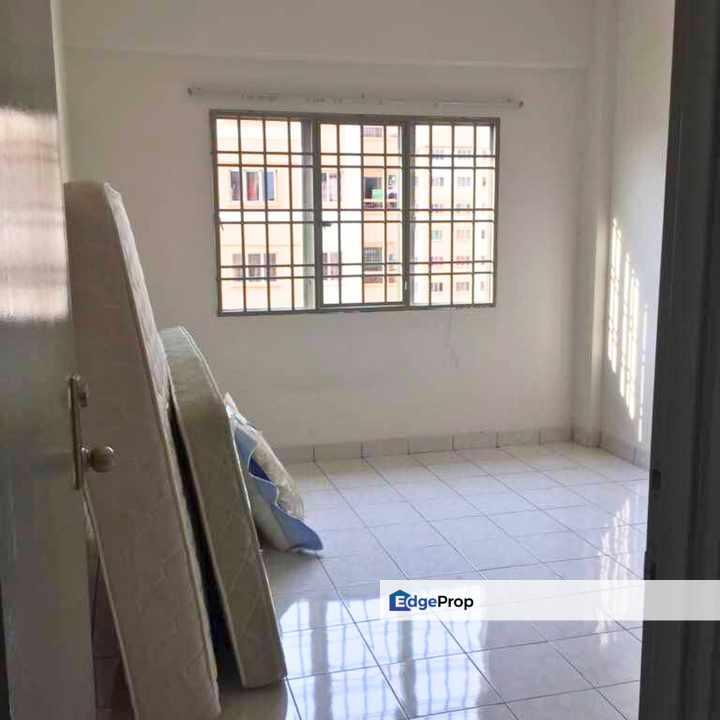 Non Bumi Full Furnished Pelzngi Damansara Condo Kota Damansara, Selangor, Kota Damansara