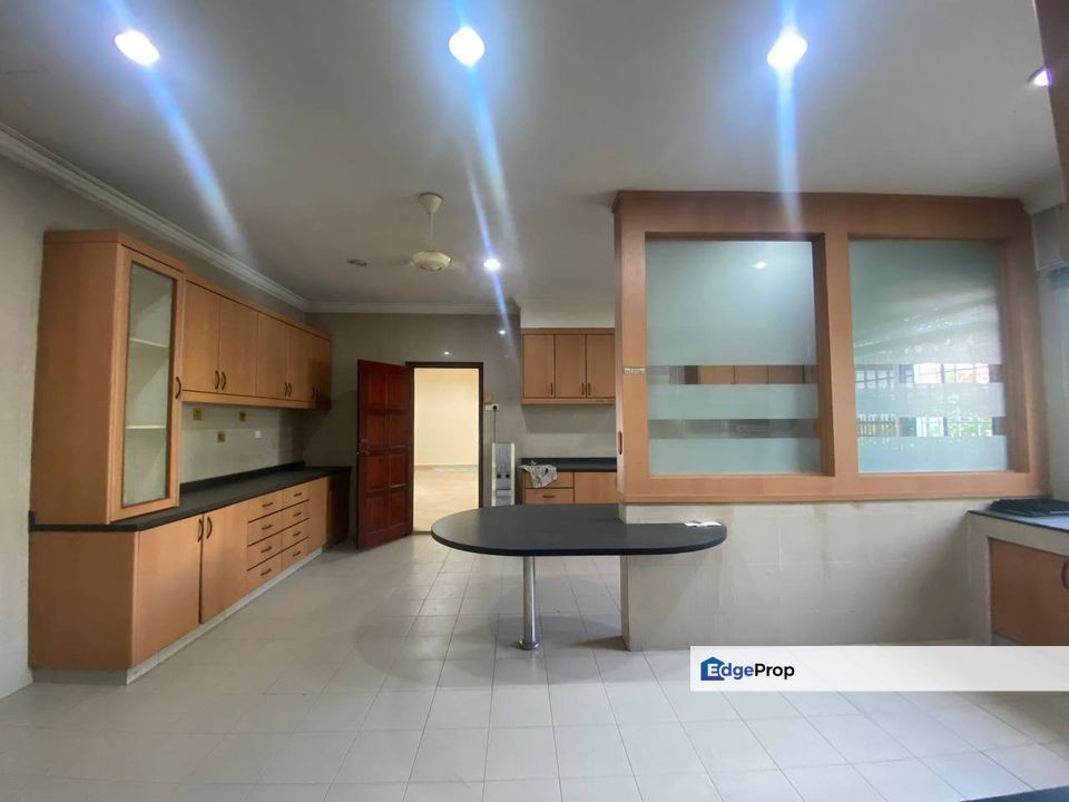 Partial Furnished Glenmarie Courts Sek U1 Shah Alam, Selangor, Glenmarie