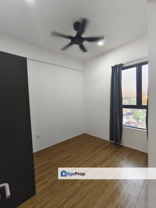 Door Step Lrt Station The Glenz Glenmarie Shah Alam Selangor, Selangor, Shah Alam