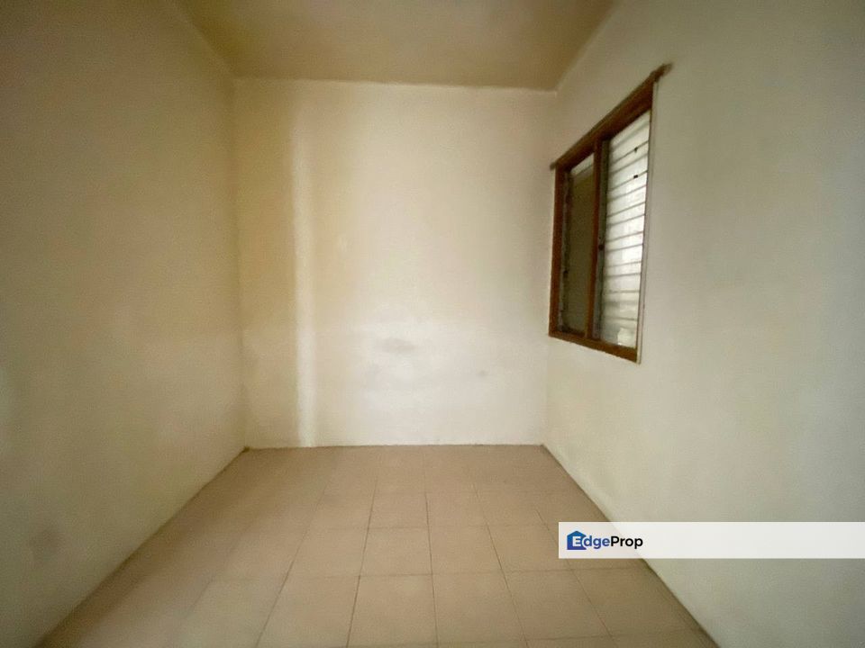 3 Bedrooms Move In Pusat Komersial Seksyen 7 Shah Alam Selangor, Selangor, Shah Alam