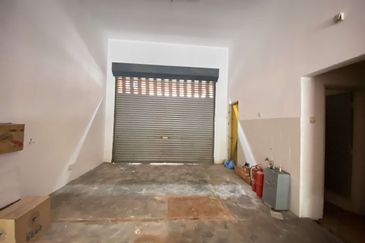 Jalan Pulau Lumut P U10/P @ Alam Budiman