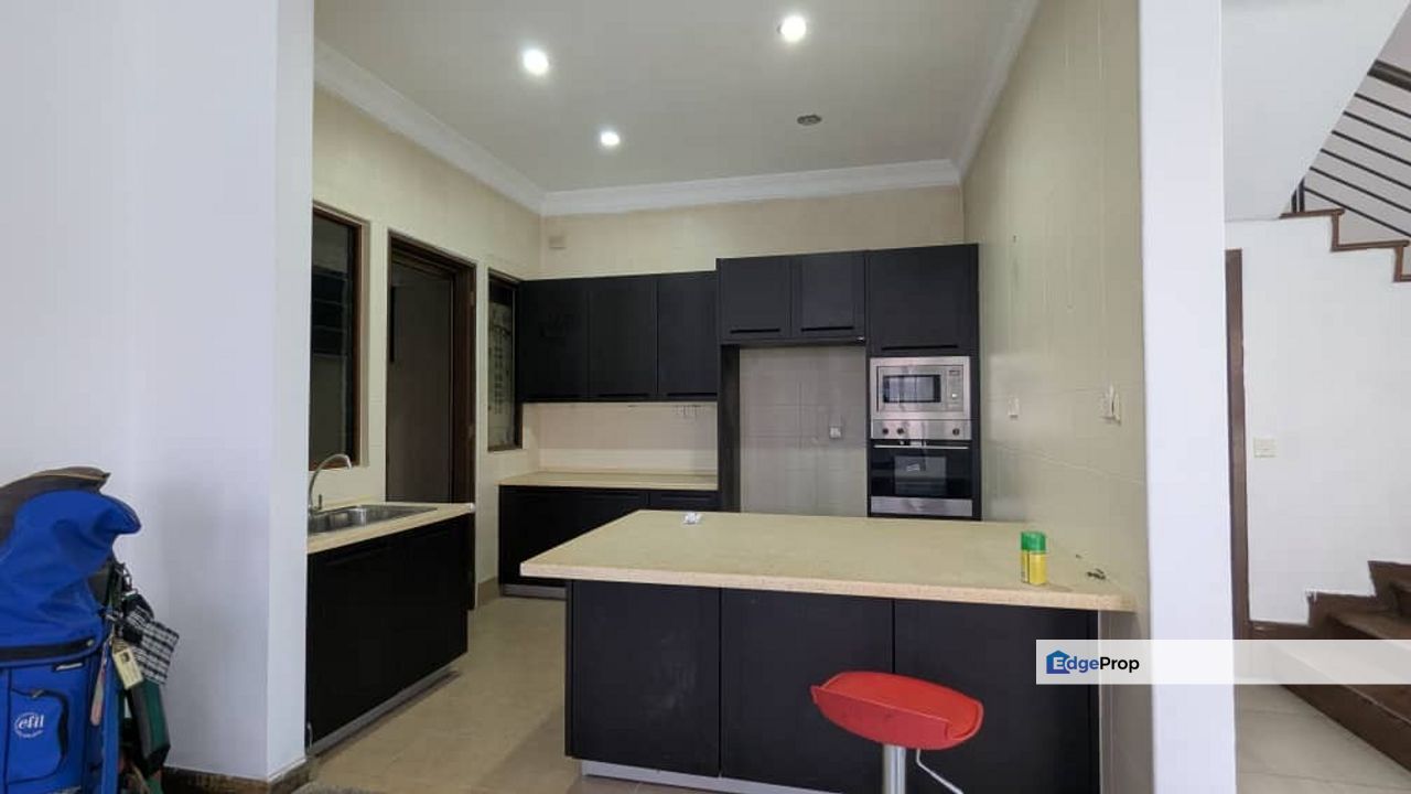 Lagenda 1 @ Bukit Jelutong Shah Alam Gated & Guarded with 5 Bedrooms, Selangor, Shah Alam