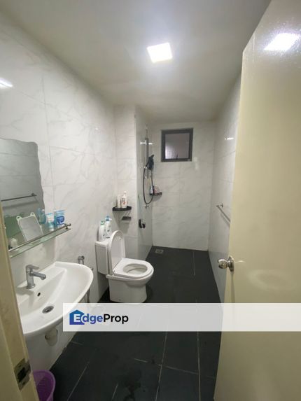 FAST DEAL Vista Alam Service Apartment  Furnished unit with Tenancy  Nearby New LRT 3 Station Dato Menteri Sek 14 Shah Alam, Selangor, Shah Alam