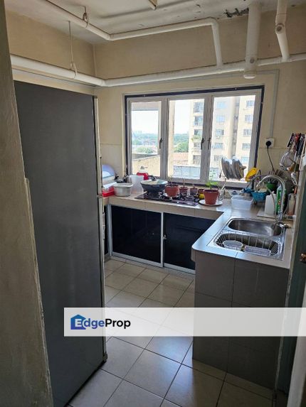 Golden Villa Apartment @ Taman Sejahtera Klang CORNER with Pool View , Selangor, Shah Alam