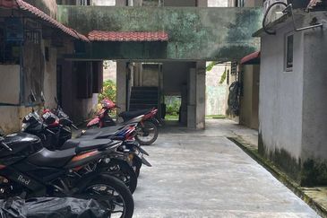 Seri Tanjung Apartment (Rose Court)