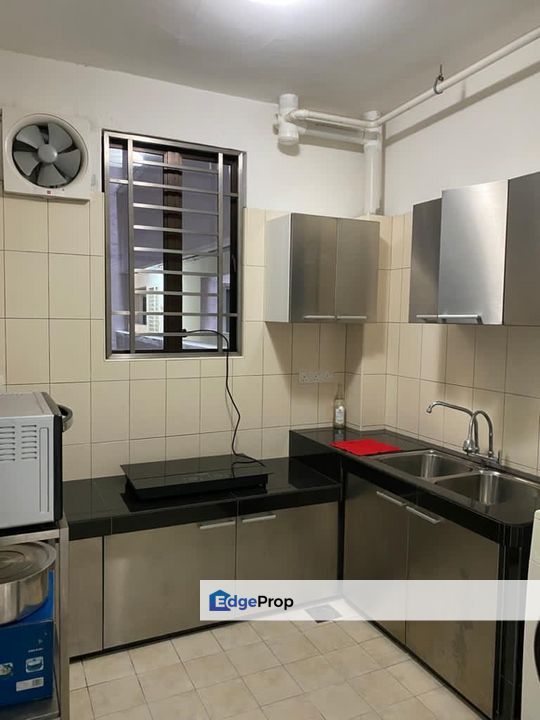 Indah Alam Condo Sek 22 Shah Alam  4 Bedrooms with Full Renovation, Selangor, Shah Alam