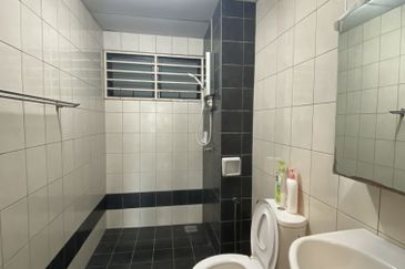 Indah Alam Condominium