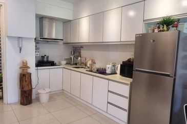 Renai Jelutong Residences